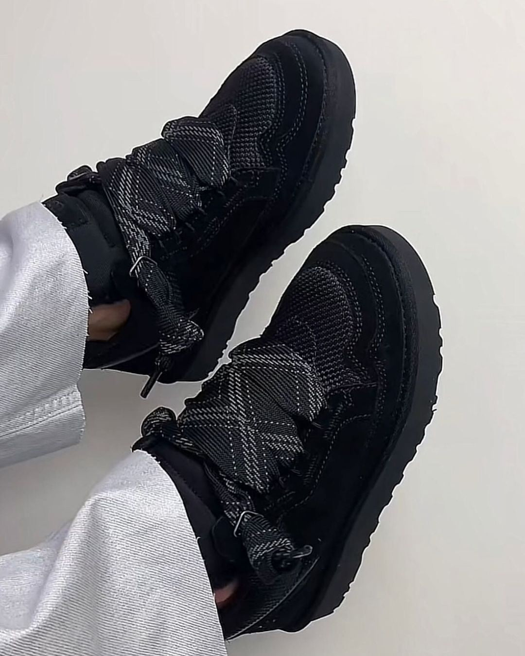 UGG Lowmel / Black